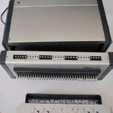 detail Vazač RECO Changer Punch 2 pro plastovou i drátěnou vazbu