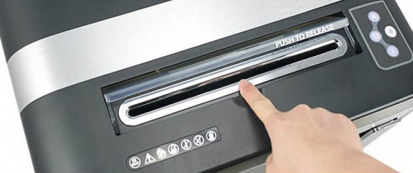 detail skartovací stroj AT-60C