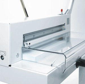 detail stohová řezačka papíru IDEAL 4305