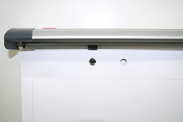 detail Magnetický držák flipchartového bloku