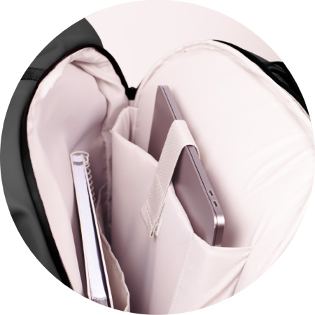 detail Batoh Identity Oxford černý