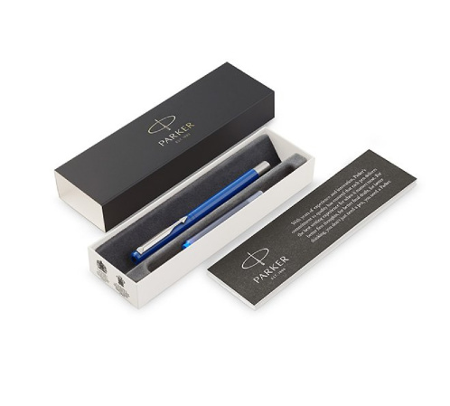 detail Parker plnící pero Royal Vector Blue hrot F