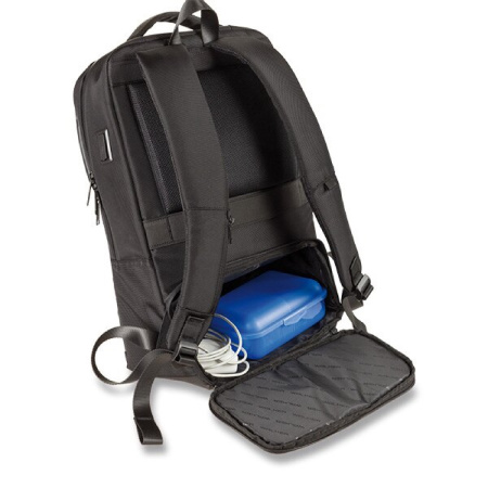 detail Batoh Walker Advance Black