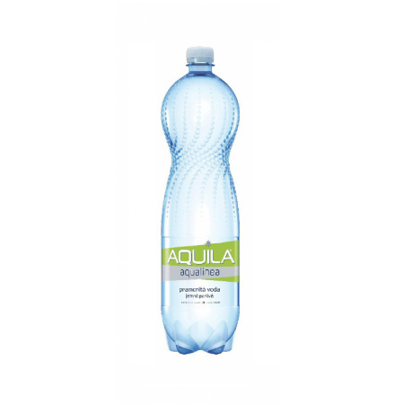 detail Voda Aquila 1,5 l jemně perlivá