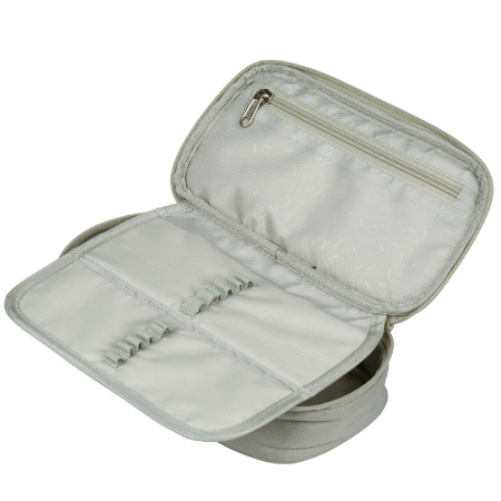 detail Penál etue Baagl Mist