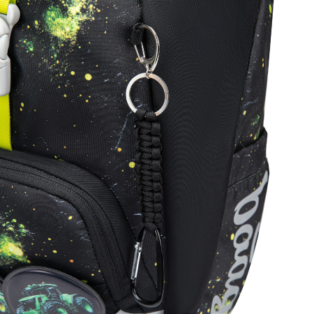 detail Batoh Baagl Airy Traktor