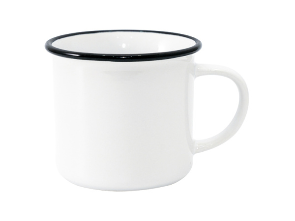 detail Smaltovaný plechový bílý hrnek 18 Oz - černý lem