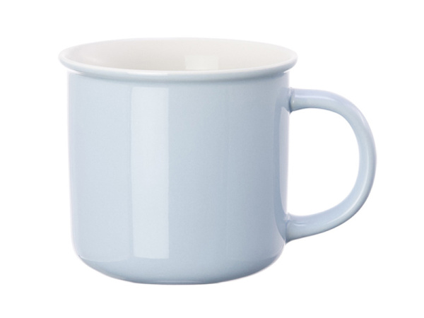 detail Světle modrý porcelánový hrnek s bílým lemem imitující smalt