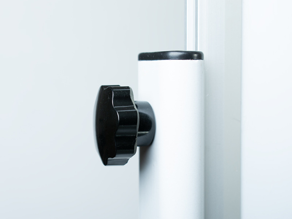 detail Mobilní magnetická tabule ARTA lakovaná 150 x 120 cm