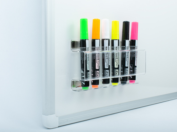 detail Magnetický držák popisovačů na skleněné tabule CLEAR6