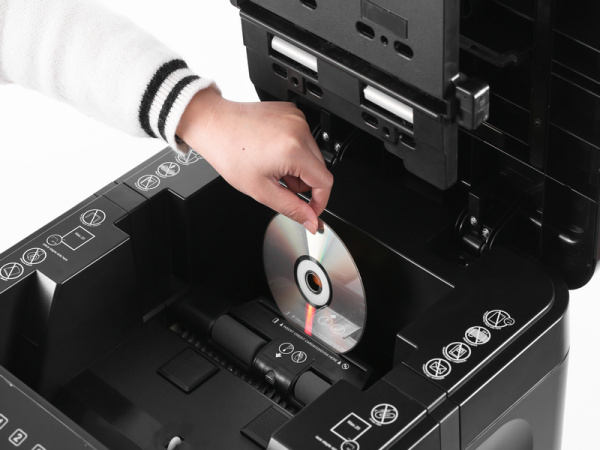 detail Skartovací stroj AT-350AF s automatickým podavačem