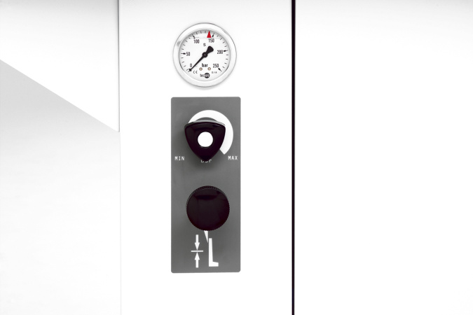 detail Hydraulická stohová řezačka IDEAL 5560 LT se vzduchovým stolem