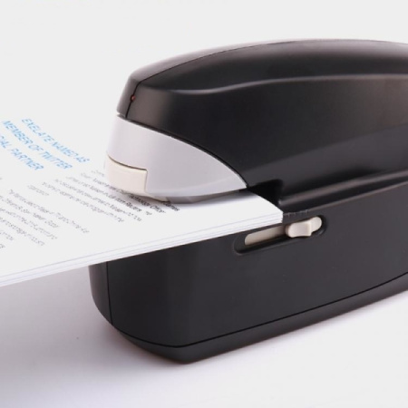 detail elektrická sešívačka papíru KW trio 5990