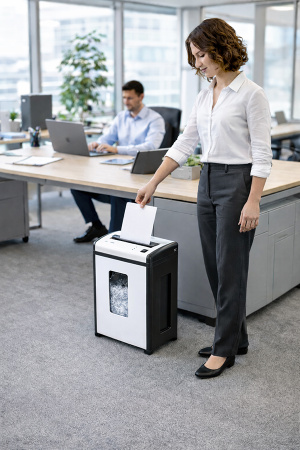 detail Skartovací stroj AT-15C