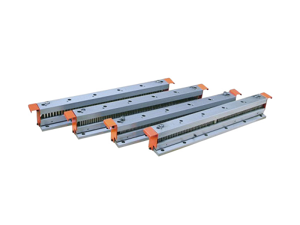 detail Razník pro Super 600 3:1 4x4 mm s palcovým výsekem