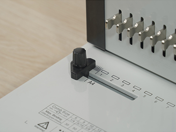 detail Elektrický vazač CE25A na plastovou vazbu