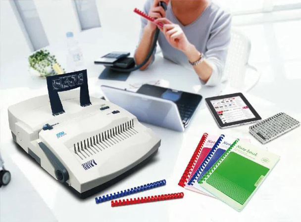 detail Elektrický kroužkový vazač DSB-CB3000 včetně 4děrovačky