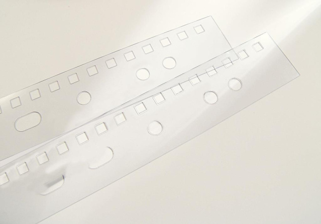 detail Závěs do pořadače pro drátěnou vazbu 3:1 s euroděrováním