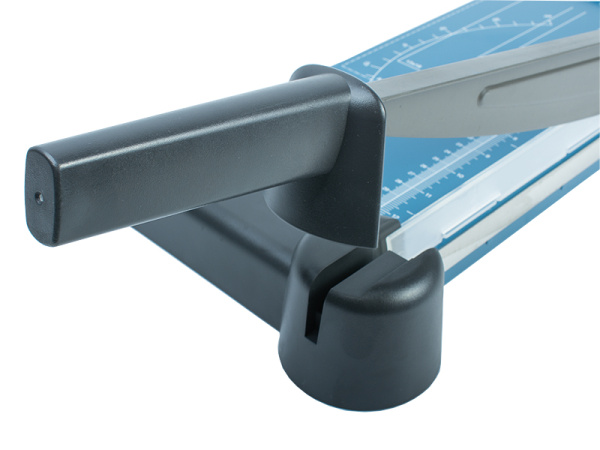 detail Kancelářská řezačka papíru AR 530 A4