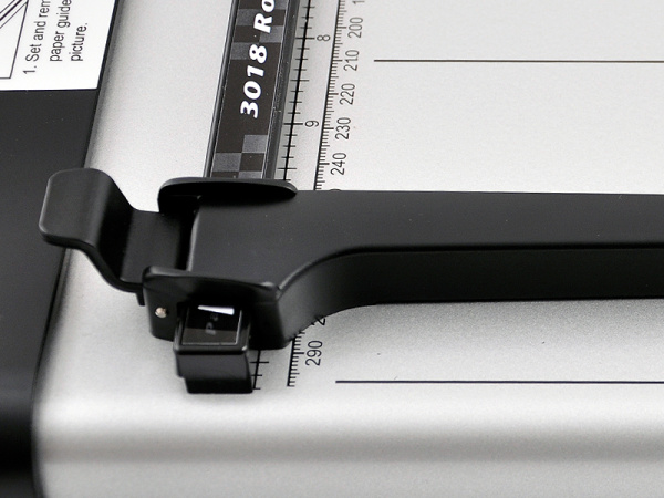 detail Řezačka papíru KW trio 3018 (360)