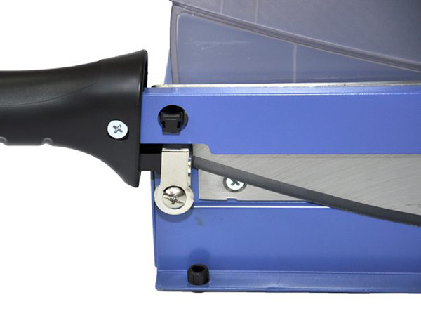 detail profesionální řezačka papíru KW trio 13042 A3