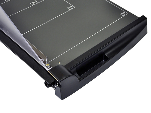 detail kancelářská řezačka papíru KW trio 13502 A3