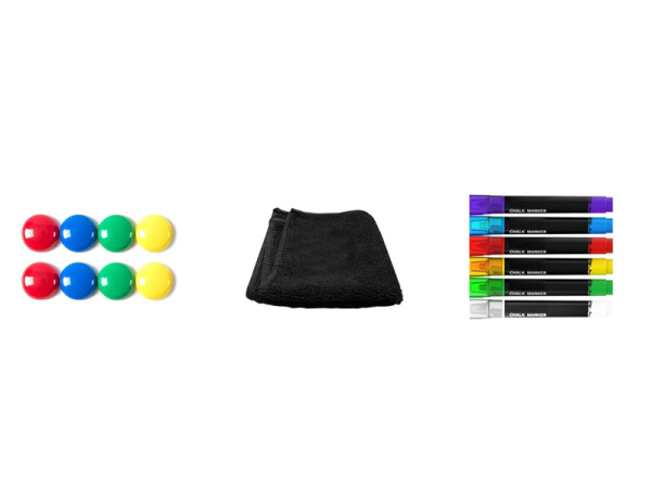 detail Magnetická černá tabule na křídy v dřevěném rámu 86x56 cm