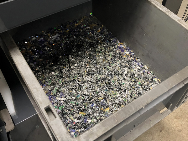 detail Skartovací stroj digitálních médií KOBRA DIGITAL PRO