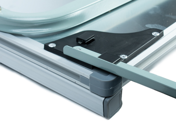 detail Flipchart ARTA YSA PLUS 70x100 cm, magnetický s rameny