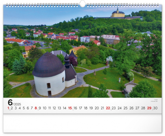 detail Nástěnný kalendář Panoramata Česka 2025, 48 × 33 cm
